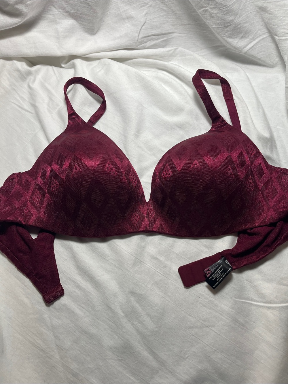 NWOT Victoria’s Secret IPEX Bra size 38B, Lined, No Wire
